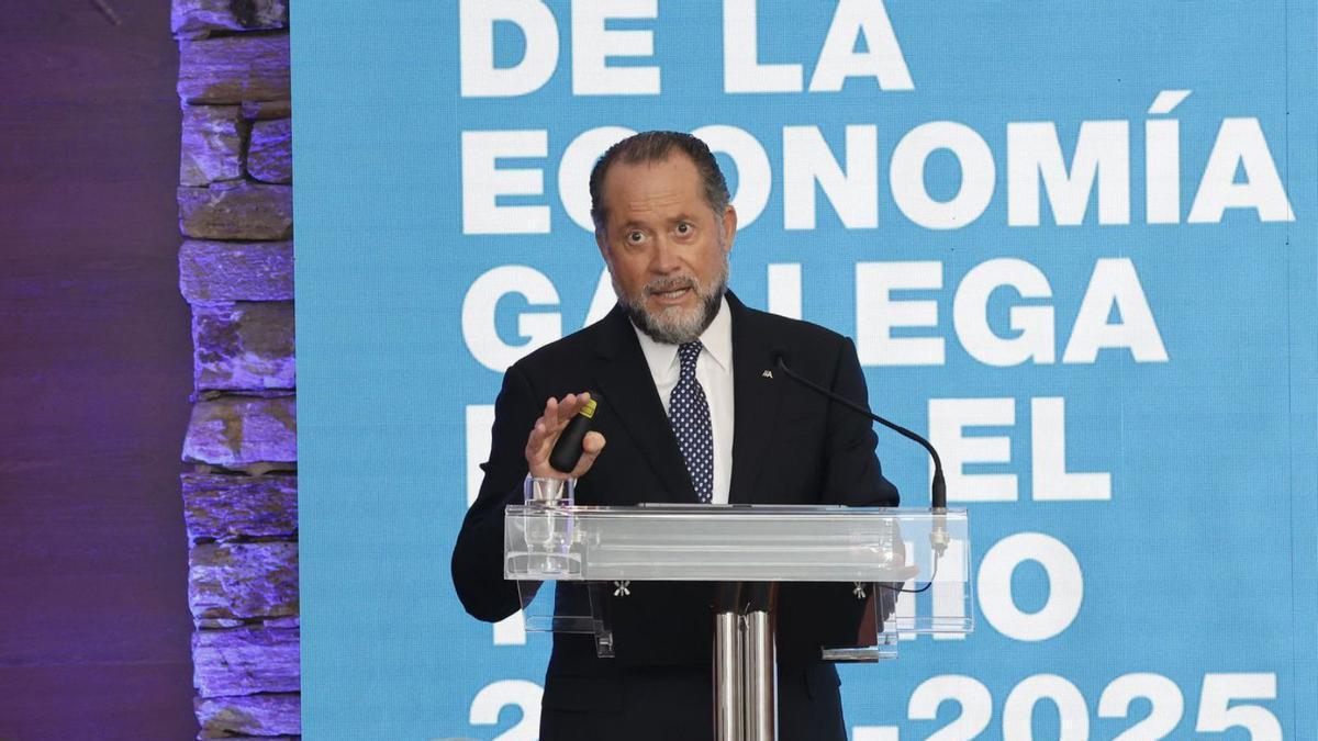 Juan Carlos Escotet, presidente de Abanca, durante su intervención. // RICARDO GROBAS