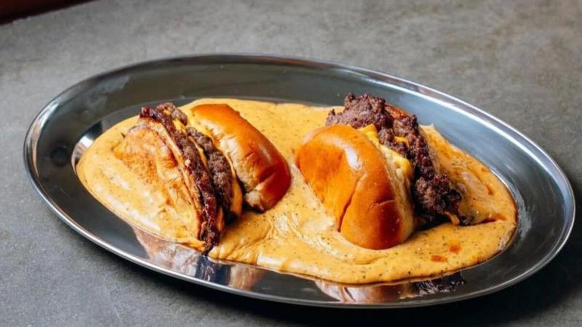 Hamburguesa con sala Café de París