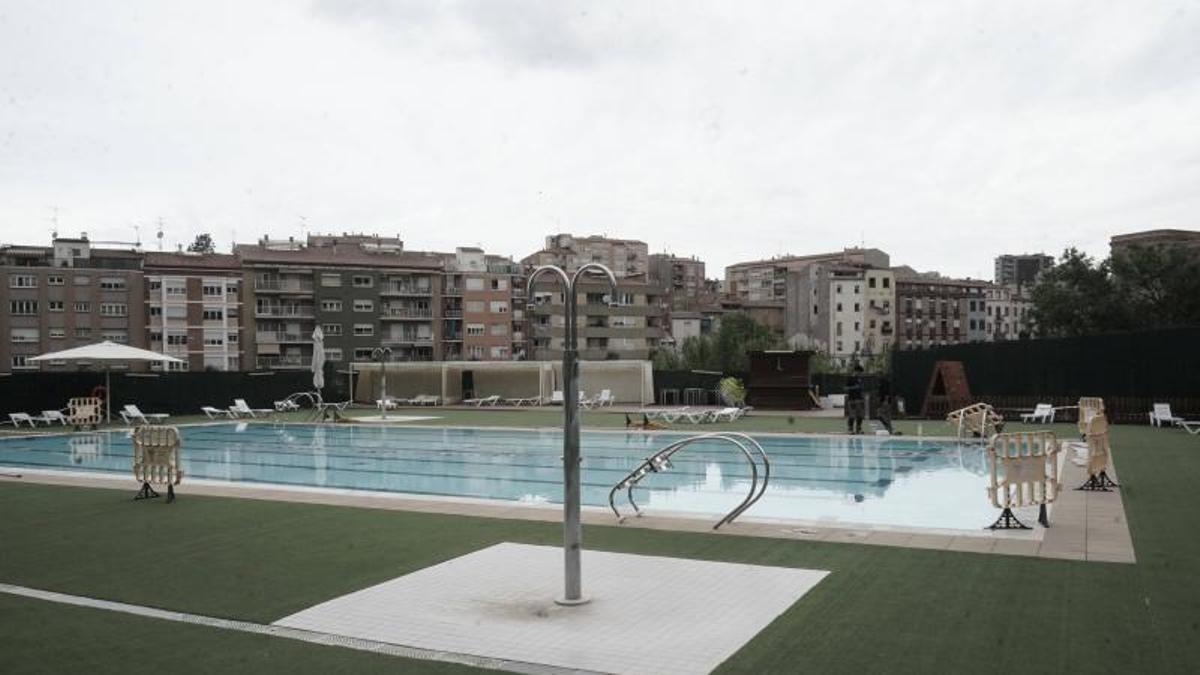 Imatge de la piscina municipal exterior