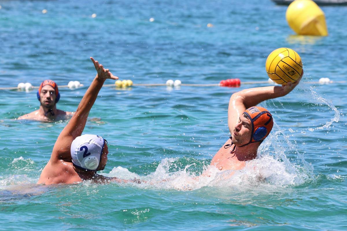 Imágenes de la fase final del Beach Polo Sant Josep disputado en Port des Torrent