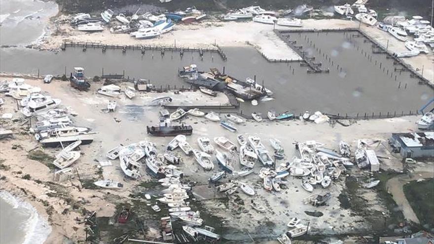 El huracán ‘Dorian’ amenaza Florida tras asolar Bahamas