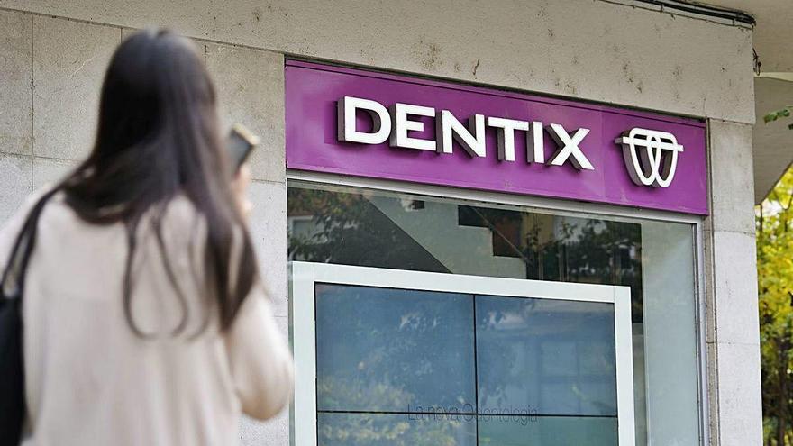 Façana de la clínica Dentix de Girona, una de les quatre que la cadena té a la província.