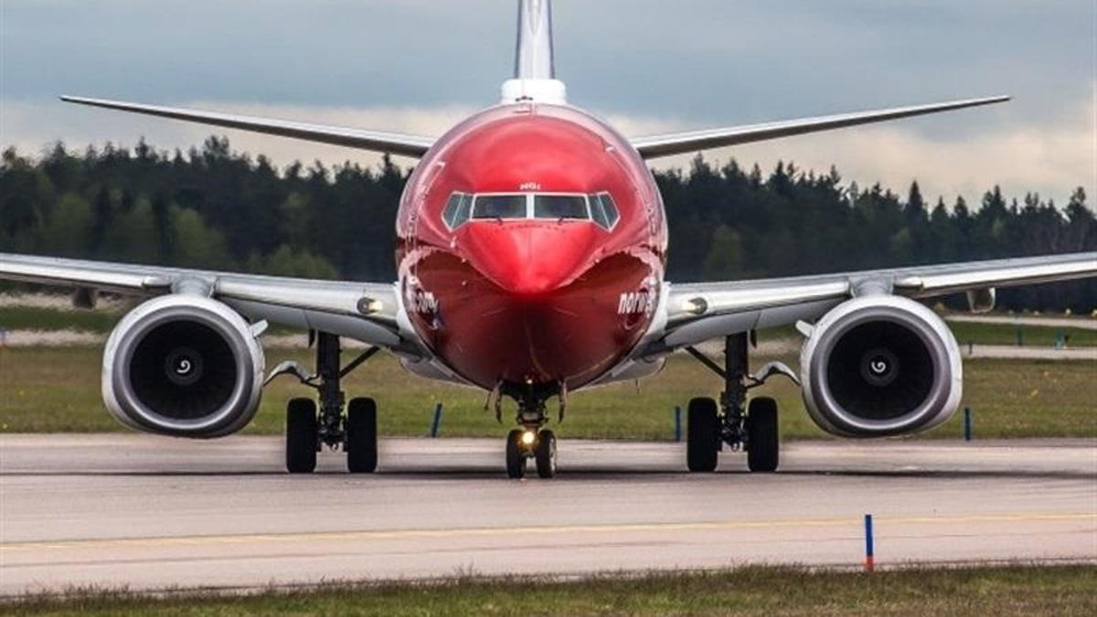 Archivo - Avión de Norwegian