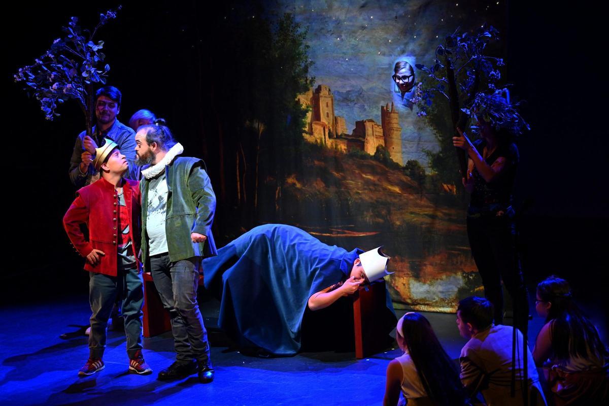 Una escena de 'Hamlet' segons la companyia peruana Teatro La Plaza.