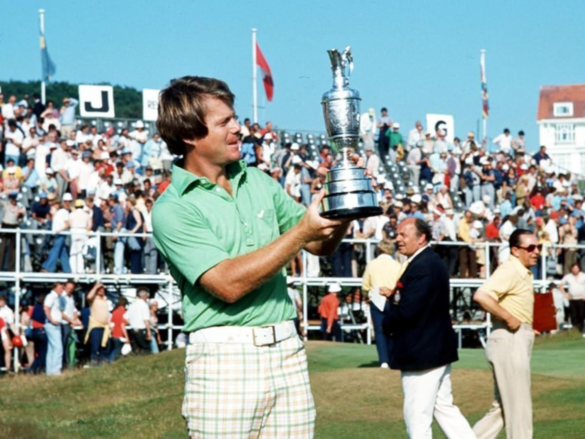 Watson levantando el trofeo del Open Británico de 1977