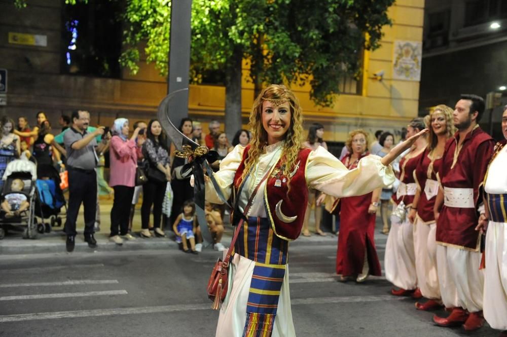 Desfile de Moros y Cristianos por las calles de Mu