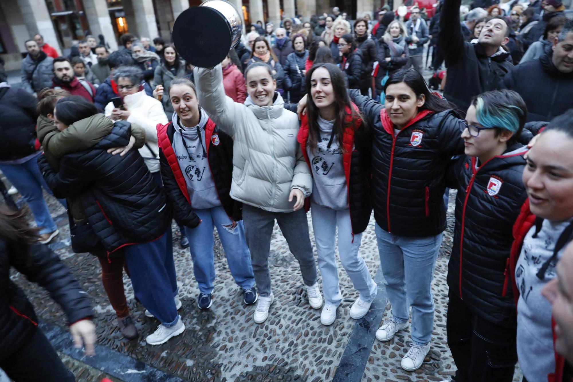 La recepción en el Ayuntamiento a las jugadoras del Telecable Gijón, en imágenes