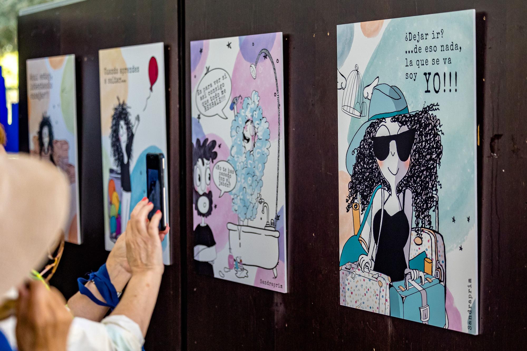 Pancartas en la calle y arte hecho por mujeres para conmemorar el 8M en Benidorm