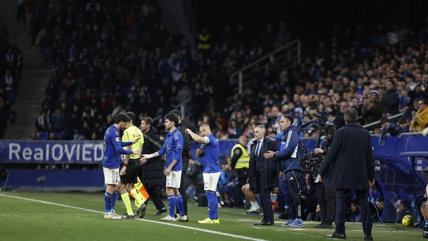 El vestuario del Oviedo mantiene la fe: “En algún momento esto se va a dar la vuelta y llegarán las victorias”