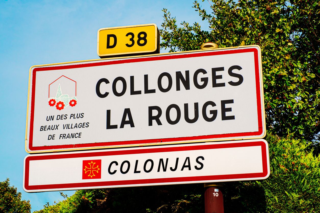 ollonges la Rouge, región de Dordoña, Francia, cartel de carretera