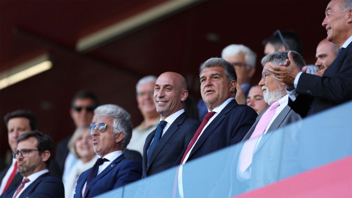 Laporta y Rubiales, en el palco del Estadi Johan Cruyff