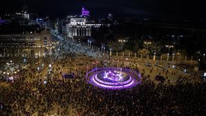 Archivo - Vista aérea con centenares de personas durante la manifestación convocada por la Comisión 8M por el Día Internacional de la Mujer, a 8 de marzo de 2024, en Madrid (España).