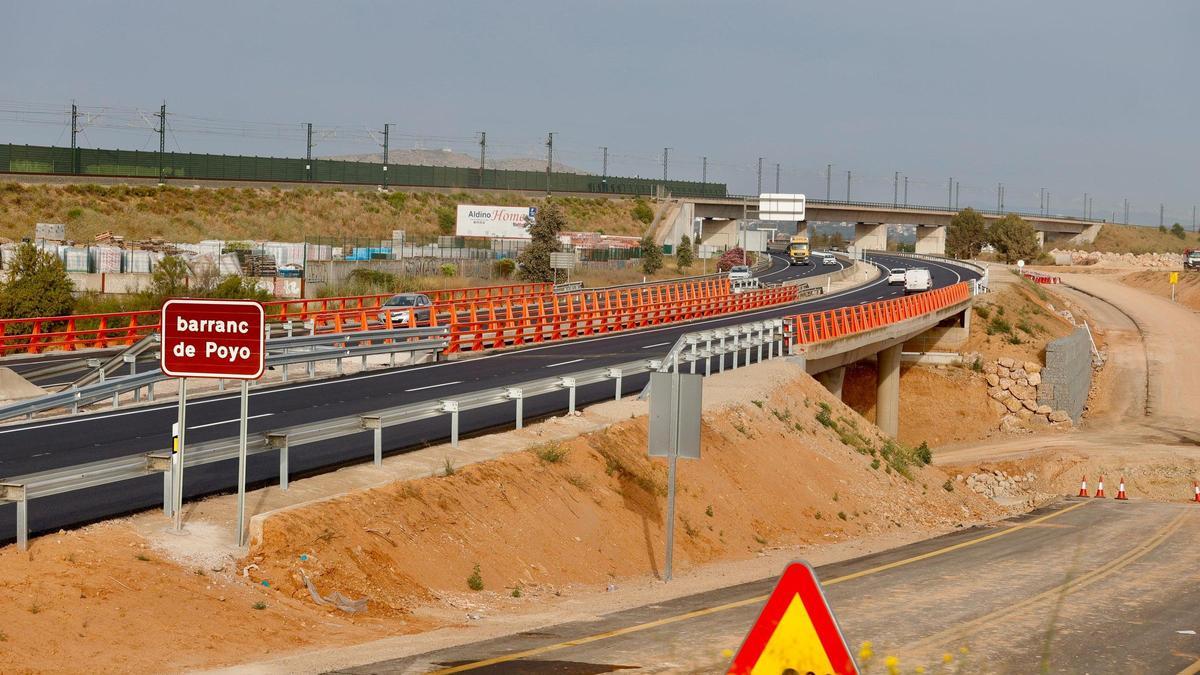 Reabierto al tráfico el víaducto de la CV-36 que colapsó sobre el Poyo