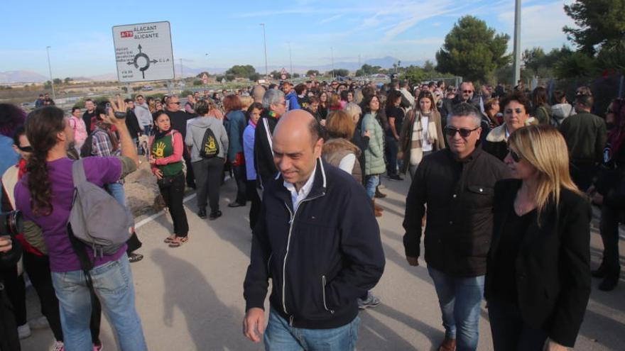 El alcalde visita la Protectora de Animales