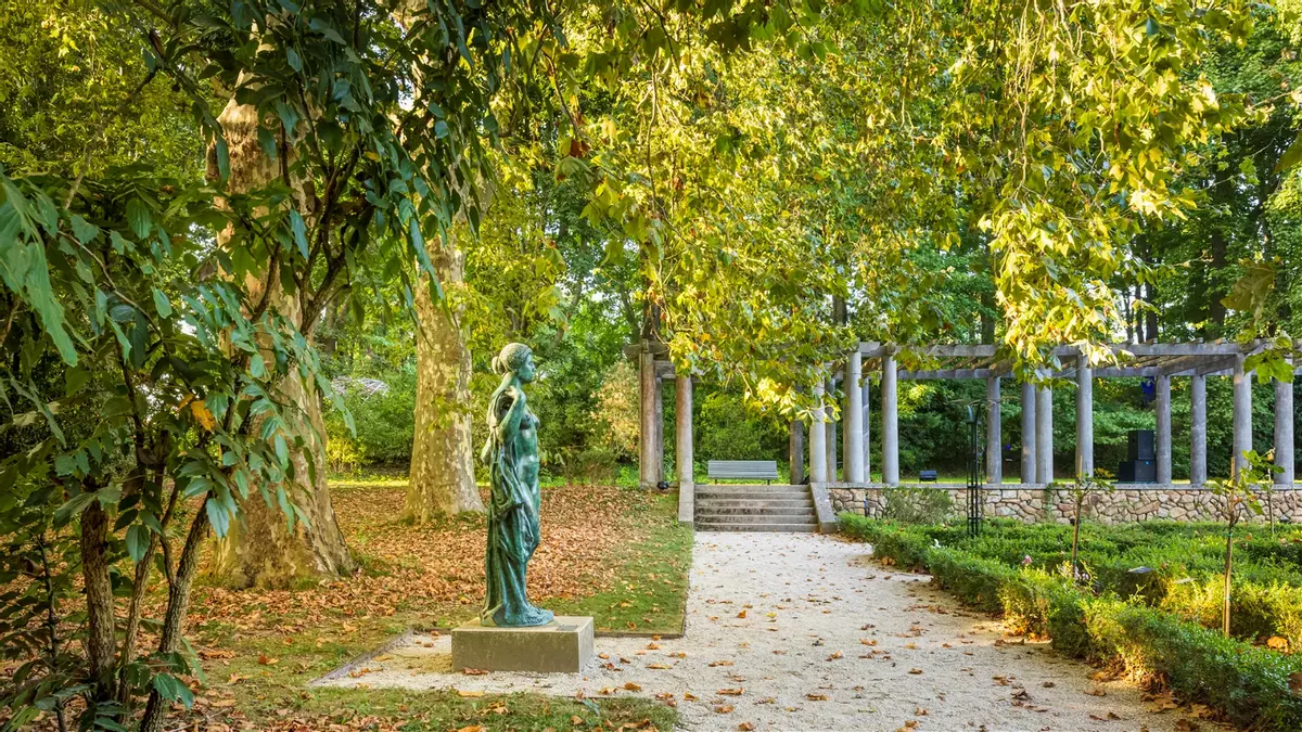 Vista de uno de los jardines del Parque Serralves de Oporto.