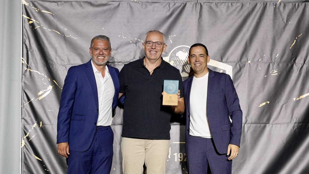 Jaume Vallès, en el centro, junto Jordi Horrach y Javier Martín.
