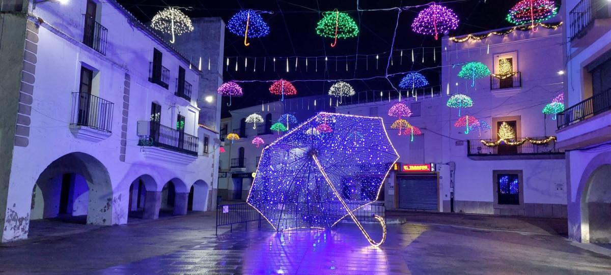 Imagen de la plaza mayor en Navidad.