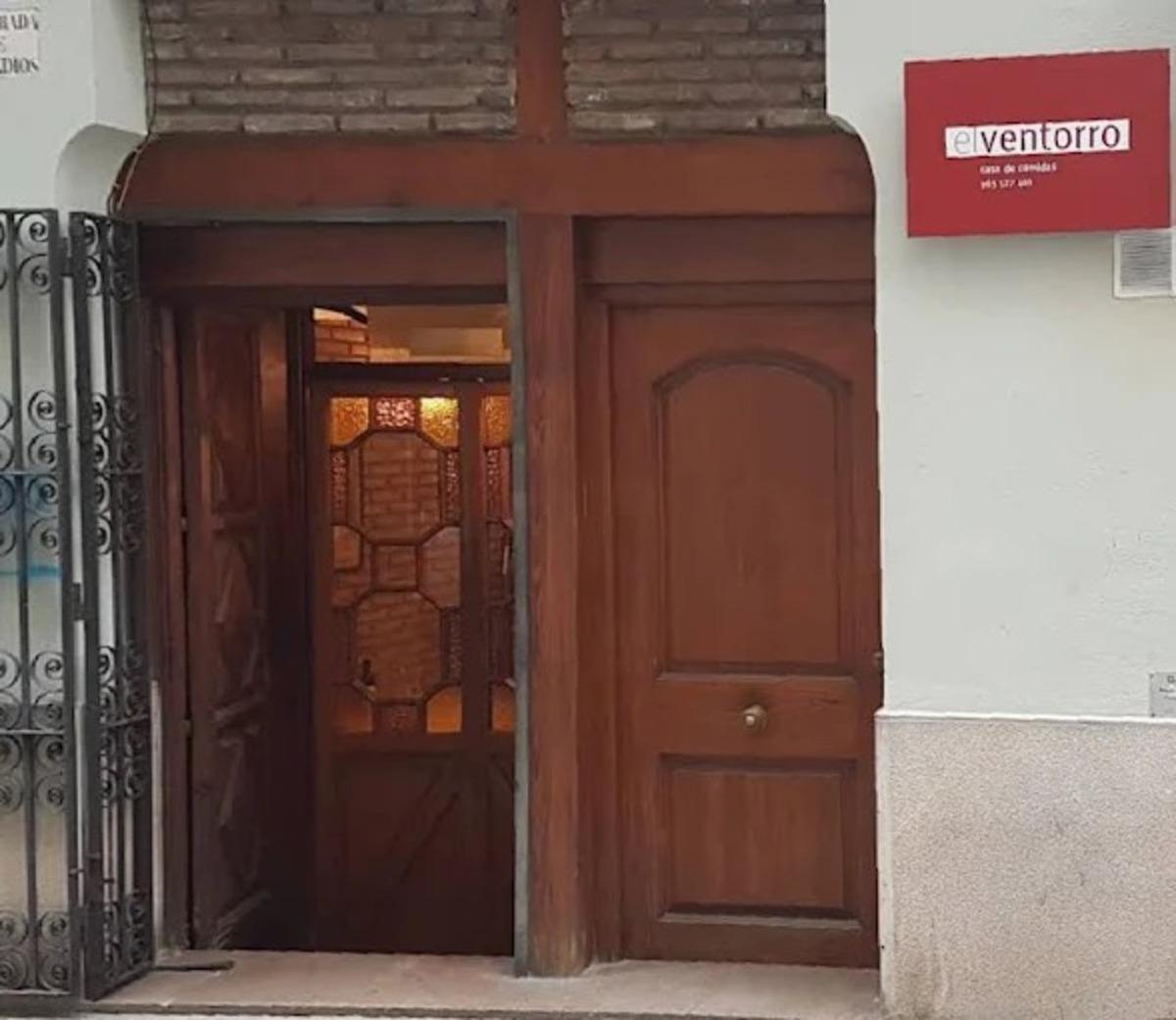 Puerta de El Ventorro, ubicado en la calle Bon Aire, en pleno centro de València.