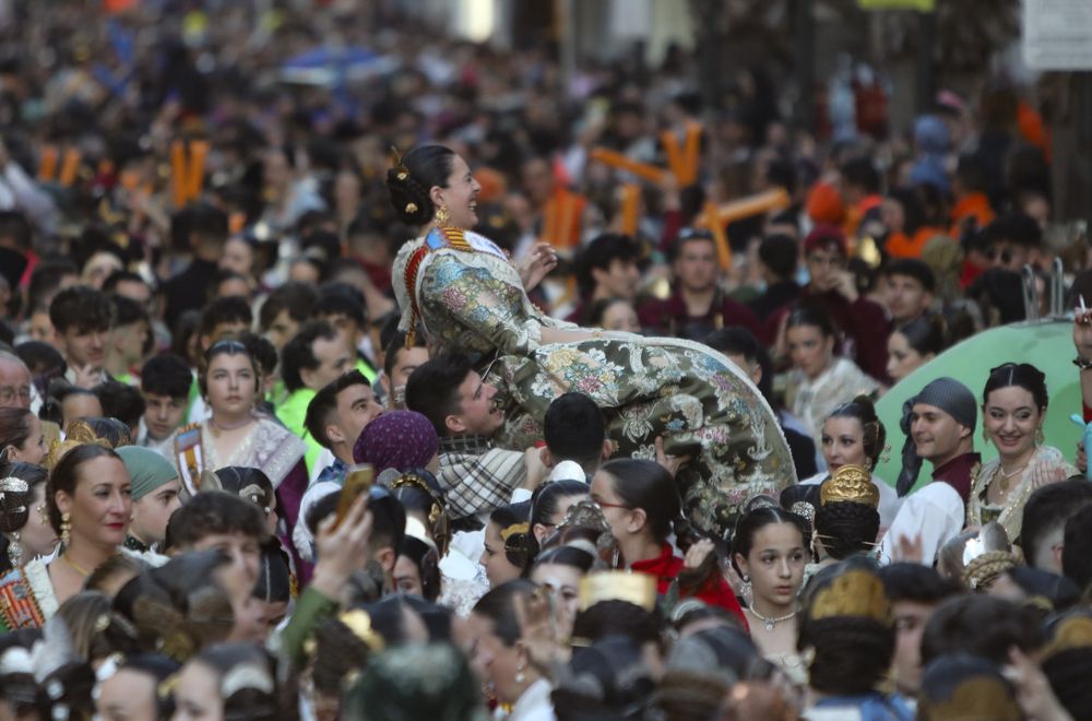 Emoción y nervios en la entrega de premios a las fallas de Sagunt