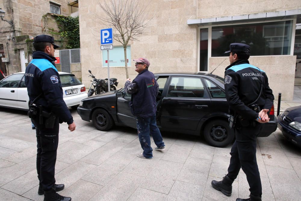 La Policía Local empieza a multar en el Casco Vello