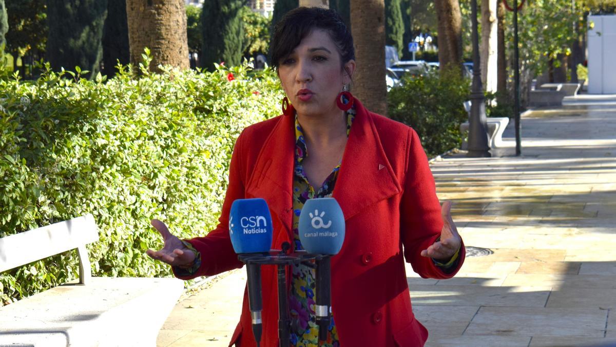 La coordinadora provincial de Izquierda Unida de Málaga, Toni Morillas, en rueda de prensa