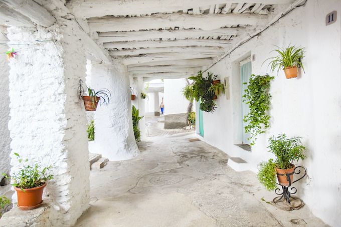 La Alpujarra, en las faldas de Sierra Nevada, un lugar en el que los relojes están parados.