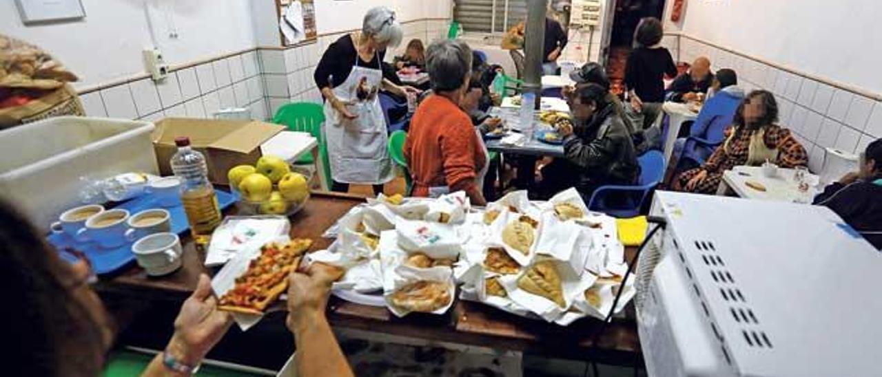 Imagen de un comedor social de Mallorca, cuya demanda ha crecido durante la crisis.