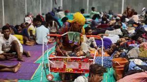 Refugio temporal en el estado indio de Gujarat ante la llegada del ciclón ’Biparjoy’.