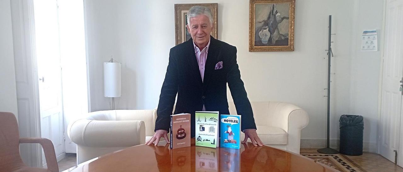 Pepe Aguilar, esta semana en La Opinión con sus tres libros sobre anécdotas de hoteles.