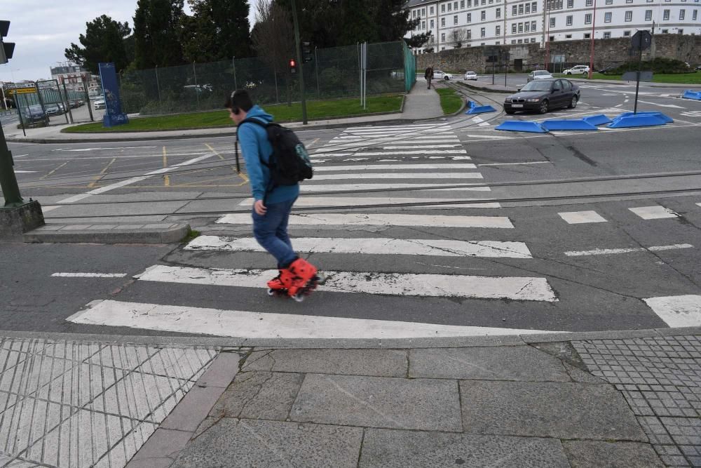 Los riesgos de ser motorista en A Coruña