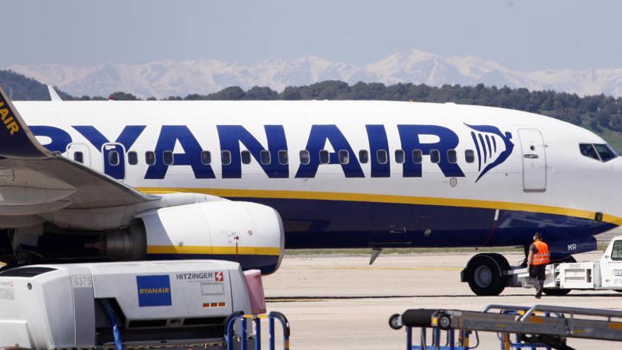 Un avió de Ryanair a l&#039;aeroport de Girona