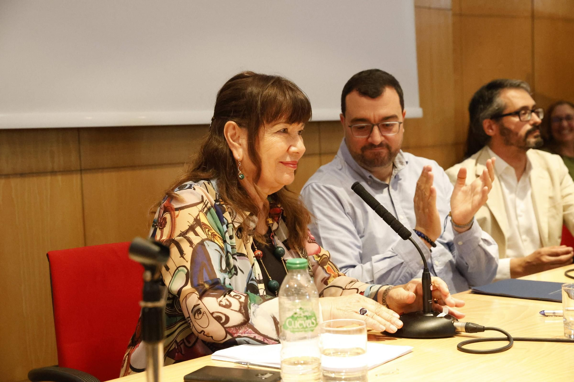 Barbón se abre en Gijón sobre su fe católica (en imágenes)