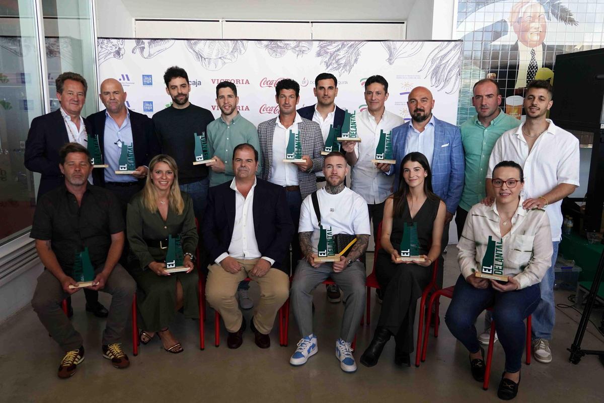 Foto de familia con todos los premiados