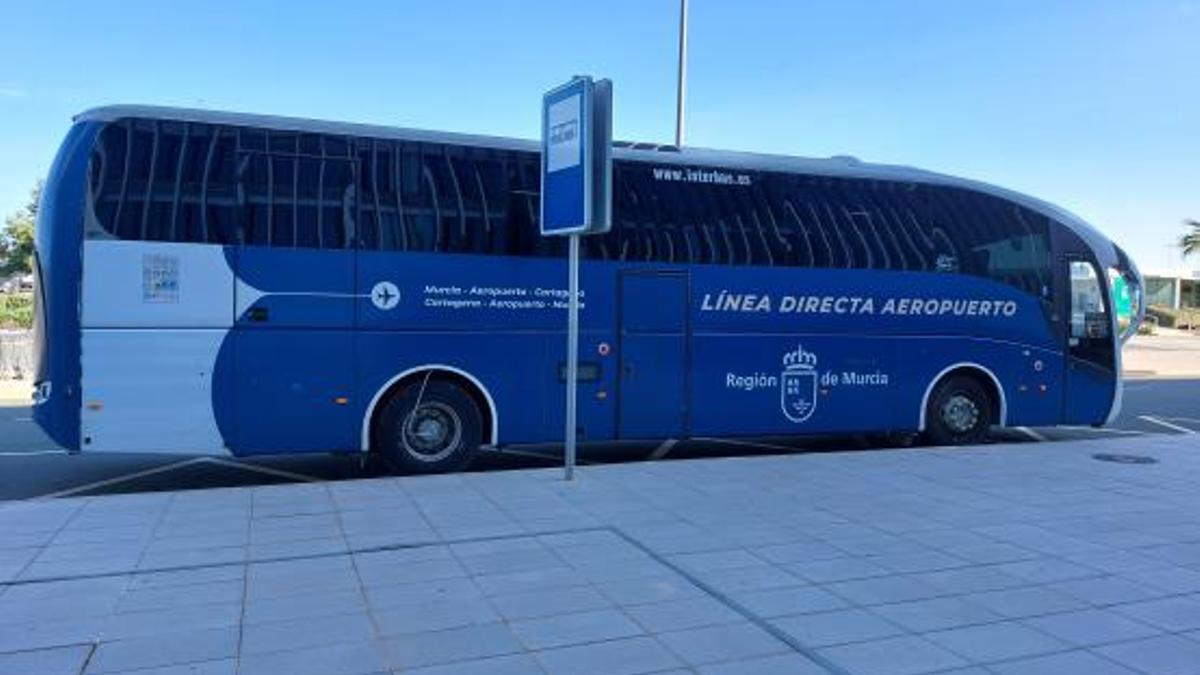 Autobús de línea directa al Aeropuerto de la Región.