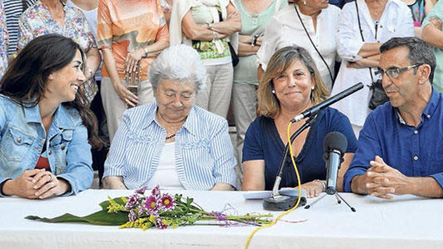 Sa Revetla abre las fiestas de Sant Joan y el tradicional ´sopar a la fresca´