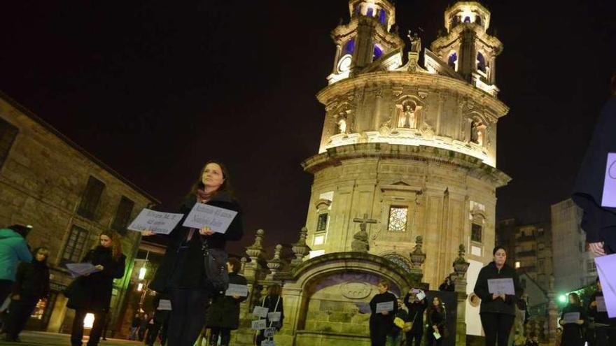 Acto contra la violencia de género que tuvo lugar en Pontevedra. // Rafa Vázquez