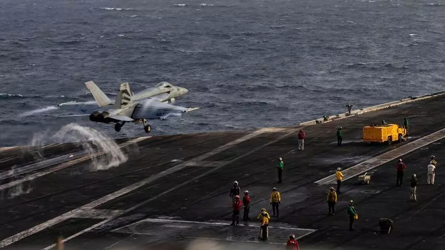 250 días sin pisar tierra: desabastecimiento y alerta por salud mental en el portaaviones USS Abraham Lincoln
