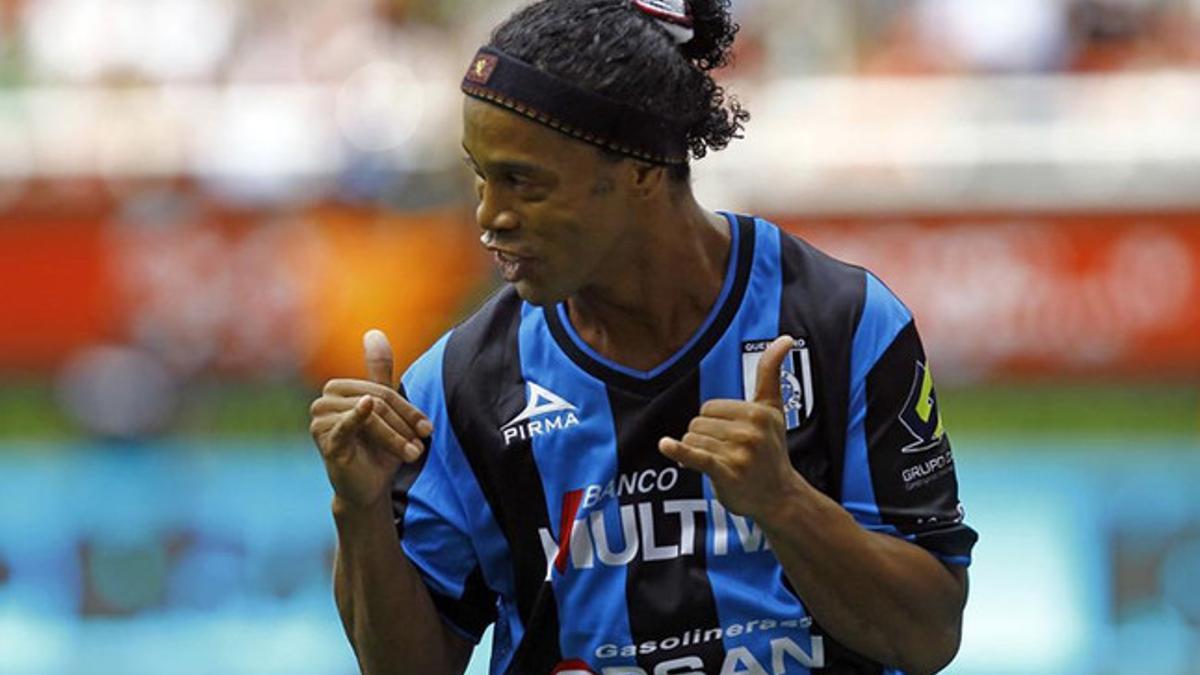 Ronaldinho marcó su primer gol en México