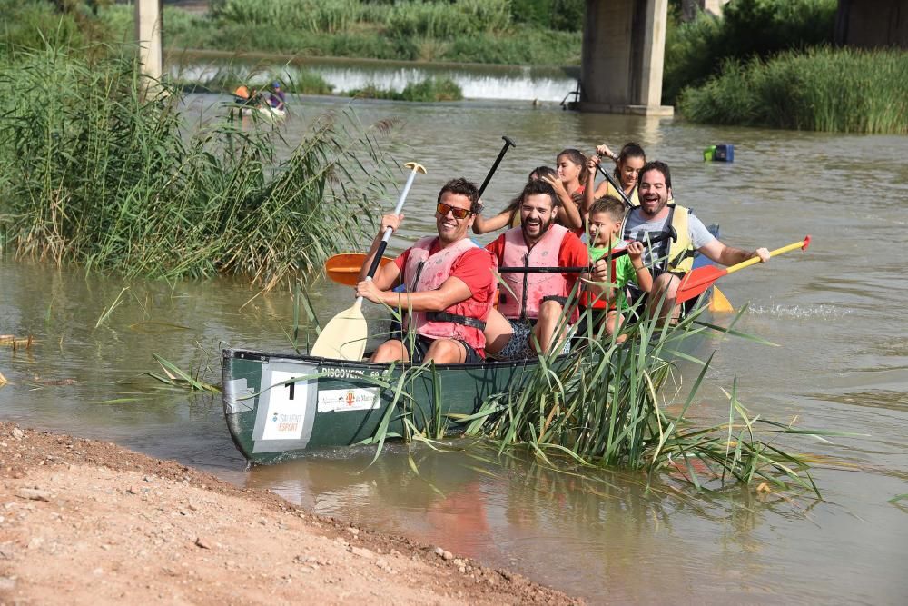 Més de 170 persones participen en la sisena Competició de Canoes al riu de Sallent