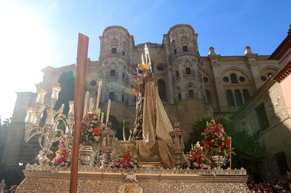 La Virgen del Carmen de Pedregalejo preside el Rosario de las Glorias