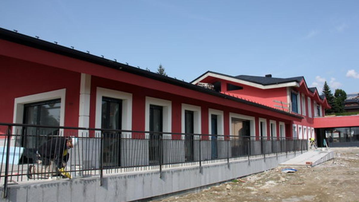 Les obres de construcció del nou edifici de l'escola Jaume I de Llívia