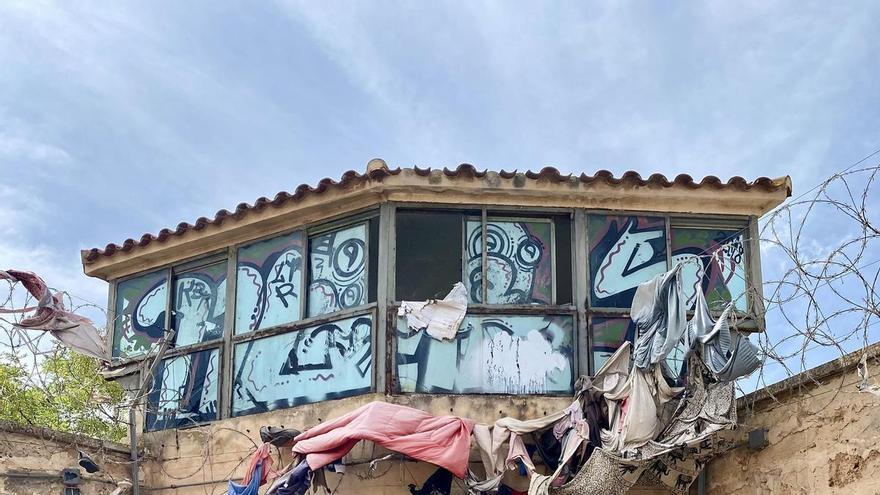El obispo ofrece una solución a los residentes de la vieja cárcel, pero Cort no ha contestado