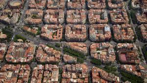 A vista de pájaro, el Eixample, tal vez el mayor monumento a Cerdà posible.