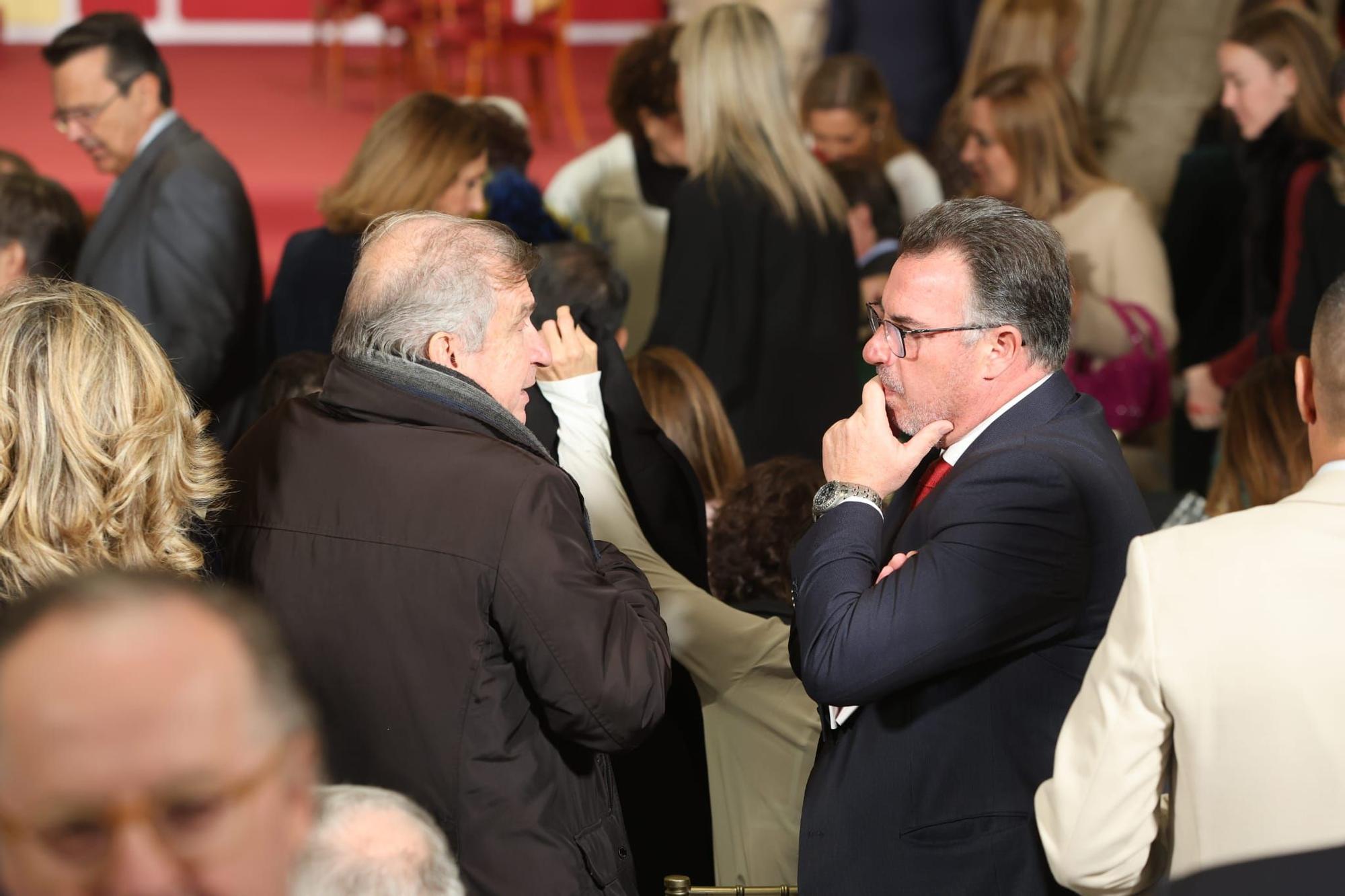 Comienzan a llegar las autoridades al acto de entrega de los Jaume I