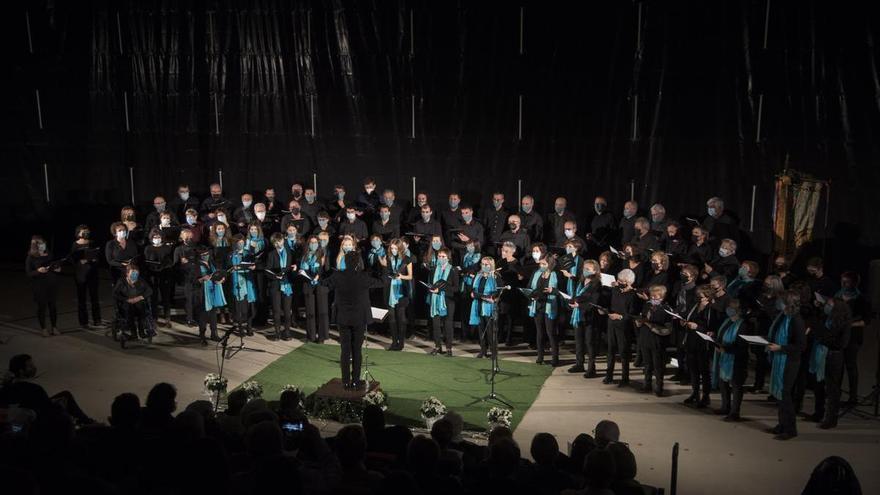 L’Orfeó Nova Solsona reuneix cantaires de tots els temps en la clausura del seu centenari