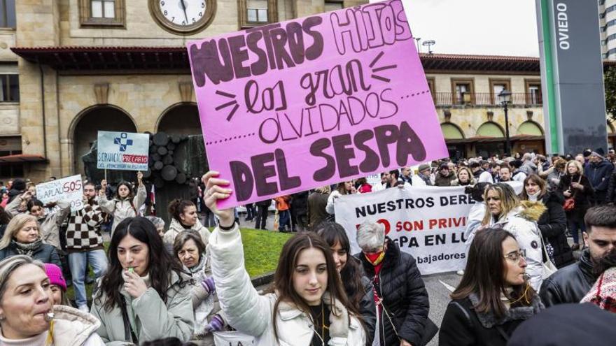 Manifestación de sanitarios en Oviedo