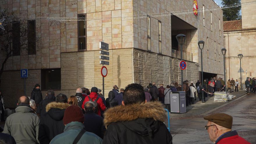 ¿Para qué son las largas colas en la plaza de Viriato de Zamora?