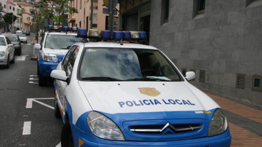 Vehículo de la Policía Local de Candelaria.