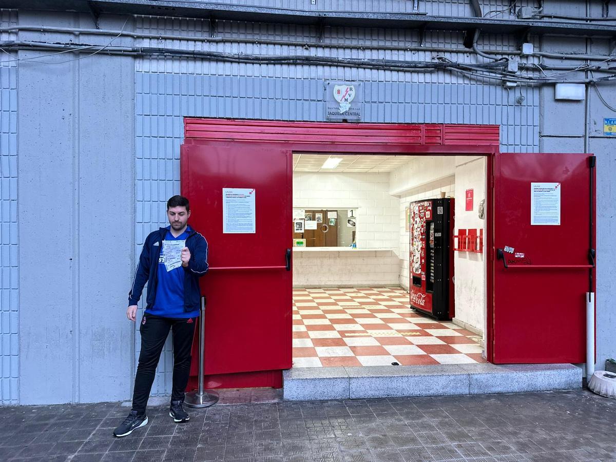 EN IMÁGENES: Así está el estadio del Rayo Vallecano tras la anulación del partido del Real Oviedo