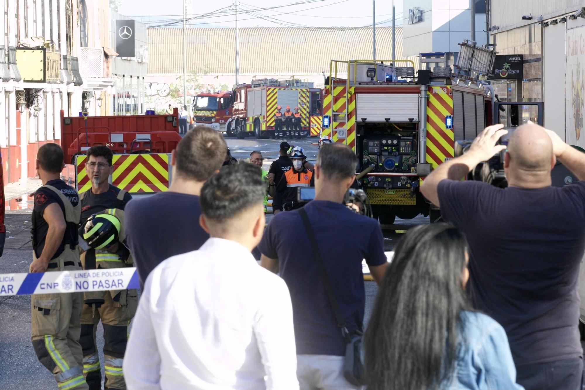 Las imágenes de la zona de ocio de Atalayas tras el incendio en dos discotecas